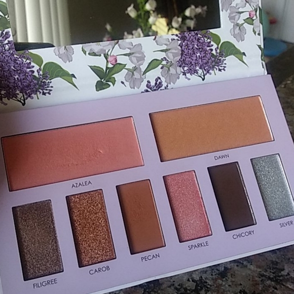 Eyeshadow & Blush Palette - Picture 8 of 8